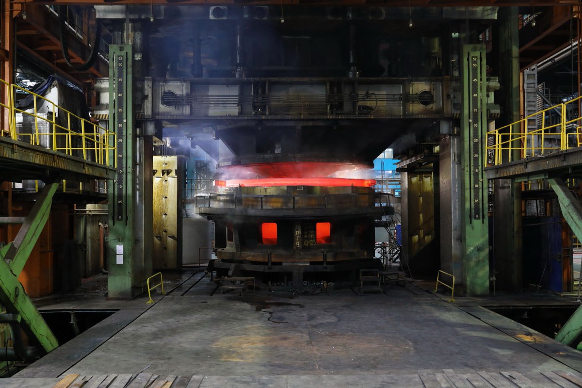Syndroma3's tweet photo. Pressing of reactor bottom for Akkuyu-3 at AtomMash.
#AtomMash #VVER https://t.co/Dl1A60emFd