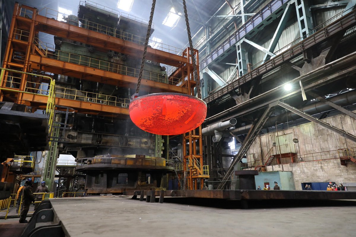 Syndroma3's tweet photo. Pressing of reactor bottom for Akkuyu-3 at AtomMash.
#AtomMash #VVER https://t.co/Dl1A60emFd