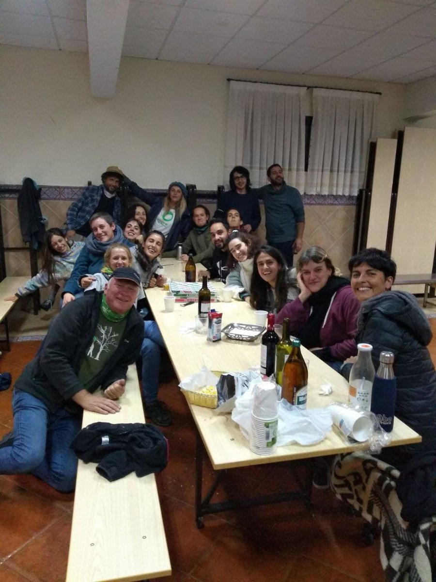 AmigosTierraEsp's tweet photo. 💪 El pasado fin de semana tuvimos un motivador encuentro de #activistas de nuestros grupos locales en los distintos territorios para analizar y planificar de forma horizontal nuevas acciones en #SoberaníaAlimentaria #JusticiaClimática #ResiduoCero #Cooperación o #Biodiversidad https://t.co/H7uN9zYKvI