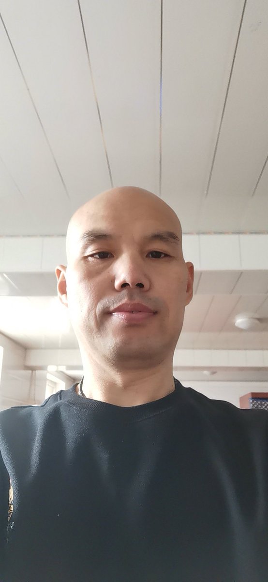 搓澡的大叔 tweet media