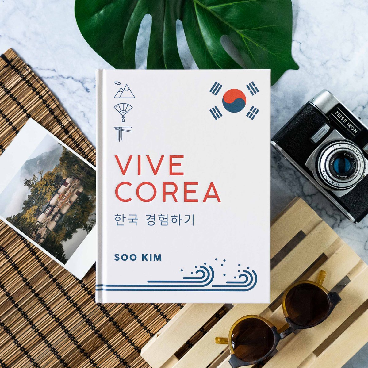 viajerosanaya's tweet photo. ¡Novedad! #ViveCorea se adentra en la cultura coreana a través de una guía ilustrativa que plasma la fascinante historia y la impresionante geografía del país, sus costumbres y las singularidades de su cultura. ¡Un viaje hacia el corazón de #Corea! 🇰🇷
👉 https://t.co/Ltx0W6fySa https://t.co/shvKFtVAC9