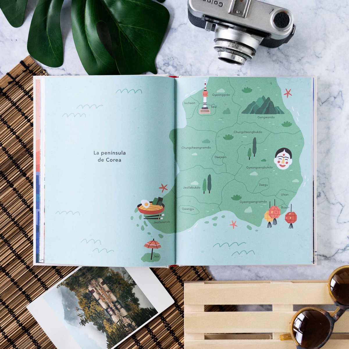 viajerosanaya's tweet photo. ¡Novedad! #ViveCorea se adentra en la cultura coreana a través de una guía ilustrativa que plasma la fascinante historia y la impresionante geografía del país, sus costumbres y las singularidades de su cultura. ¡Un viaje hacia el corazón de #Corea! 🇰🇷
👉 https://t.co/Ltx0W6fySa https://t.co/shvKFtVAC9