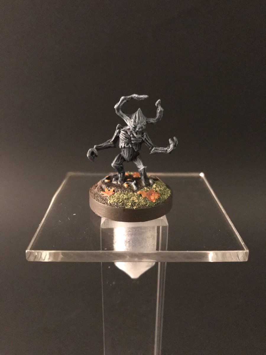 Travis_Fauber's tweet photo. My 12th entry for the @MordorPaint #October #painting #contest

A #briarling from @reapermini #BonesV. The riser is from @axenshield. 

#ttrpg #dndart #dndminiatures #dnd5e #dungeonsanddragons  #miniature #miniaturepainting #BonesBlack #art #goblinpaint #goblinarmy #fun https://t.co/PmIab2Ki48