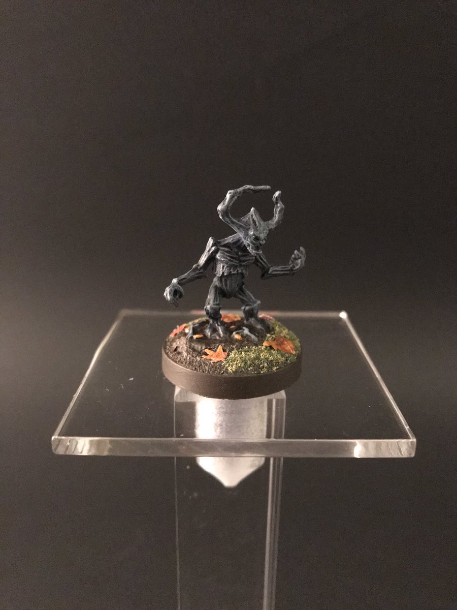 Travis_Fauber's tweet photo. My 12th entry for the @MordorPaint #October #painting #contest

A #briarling from @reapermini #BonesV. The riser is from @axenshield. 

#ttrpg #dndart #dndminiatures #dnd5e #dungeonsanddragons  #miniature #miniaturepainting #BonesBlack #art #goblinpaint #goblinarmy #fun https://t.co/PmIab2Ki48