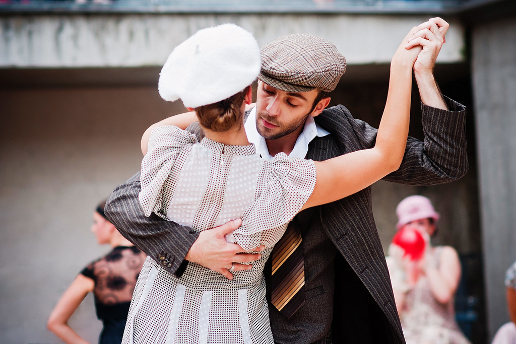 MairieParis14's tweet photo. [CENTENAIRE DE BRASSENS]🎼💃
Rendez-vous ce vendredi 22 octobre à 18 h 30 pour le grand bal "Sur les pas de Brassens" organisé par le @HalldelaChanson.
Pour vous préparer, découvrez deux tutos de danse sur notre site ➡ https://t.co/TTqqAKShYw
📍Parvis de la Mairie du 14e
#danse https://t.co/22Er6hzsaB