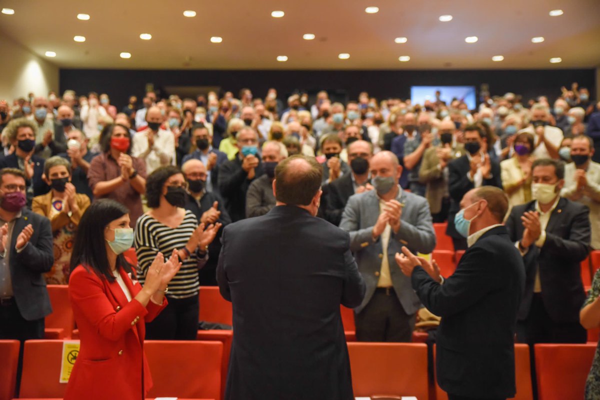 ERCmunicipal's tweet photo. 🟡 El municipalisme republicà dona el tret de sortida a la cursa cap a les eleccions municipals 2023 amb un acte a la Llotja de #Lleida. La 1a força municipalista del país, amb 360 alcaldies i 3.114 regidors i regidores, determinada a revalidar la victòria #MunicipisRepublicans https://t.co/SsSEcdRHYl