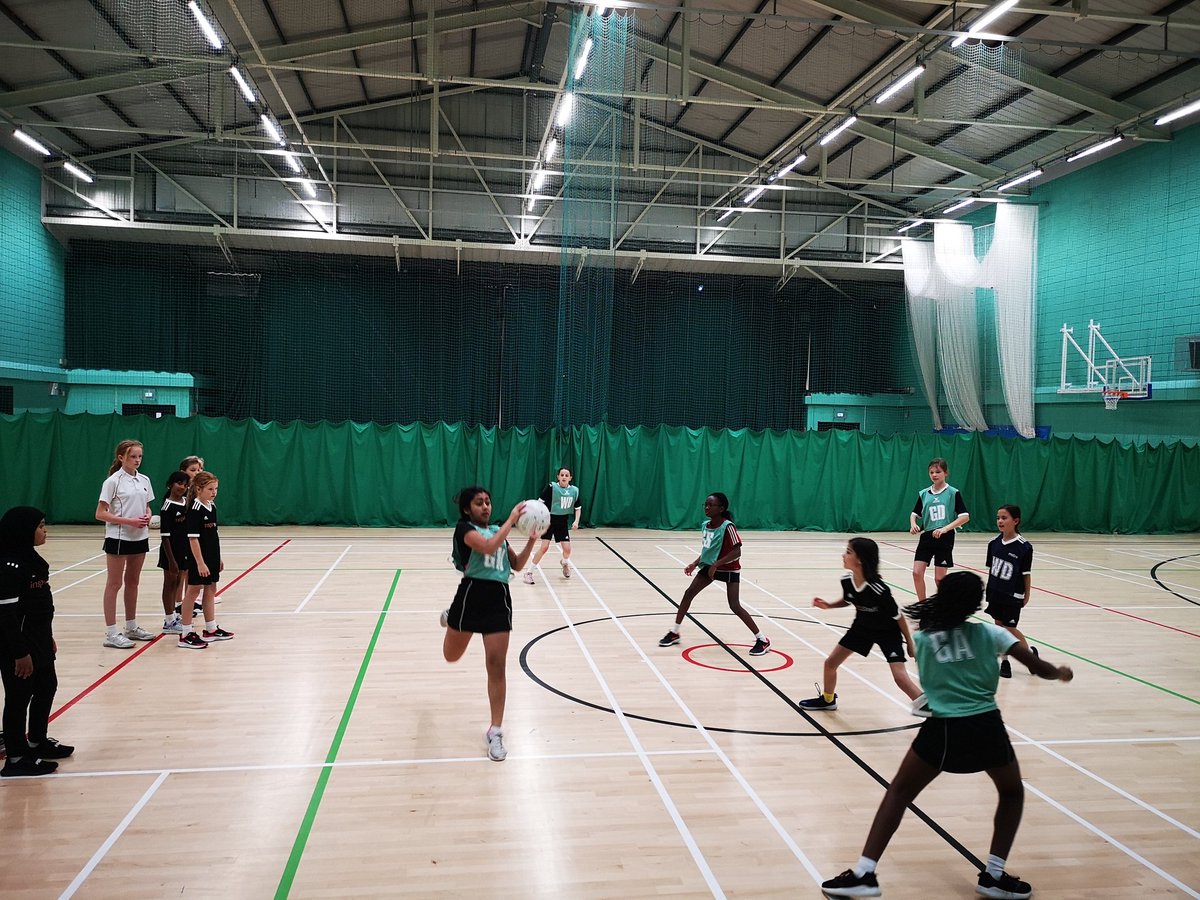 MkpsSport's tweet photo. The girls had a good training session on attack, defence and shooting with Manchester Thunder coach Emily this morning. It's been nearly 2 years since their last session together! Fixture later 🙌🏻@MK_Prep @prep_mk @thundernetball https://t.co/dSGG4R0Ggc