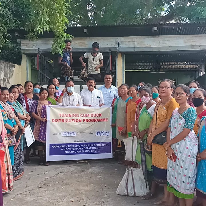 TeronRatan's tweet photo. Training cum Duck distribution programme at my official residence (Quarter) to various SHG  under the Lumbajong MAC Constituency today morning.
#DistributionDuck
#LivelihoodNsustainability https://t.co/iW5FTJDqM7