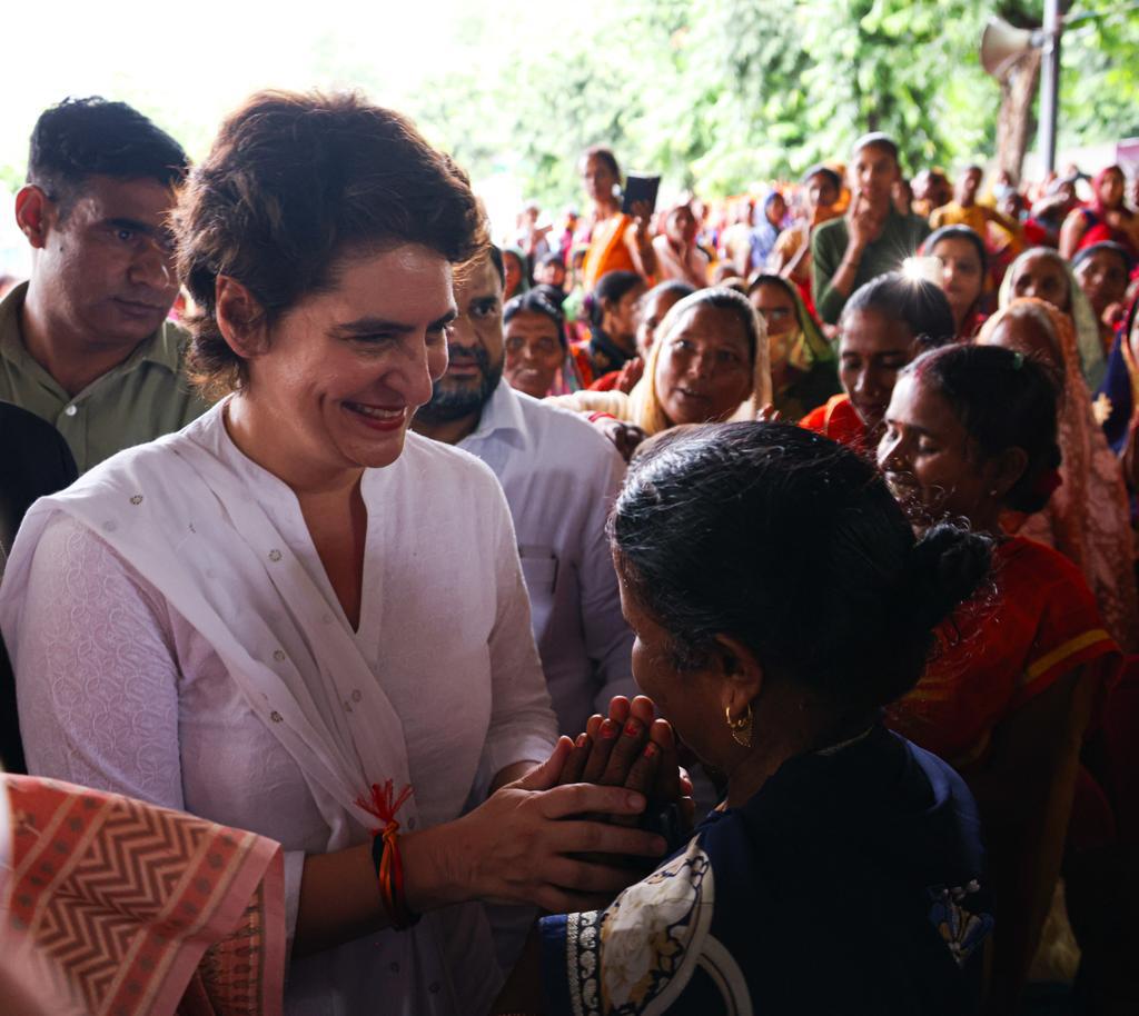 RoshanLalBittu's tweet photo. 40% means total 160+ Women MLA Candidates in #UPElections2022, Thank you Smt @priyankagandhi ji. Jai Congress! #लड़की_हूँ_लड़_सकती_हूँ #40KiShakti https://t.co/YLFrTFf9O1