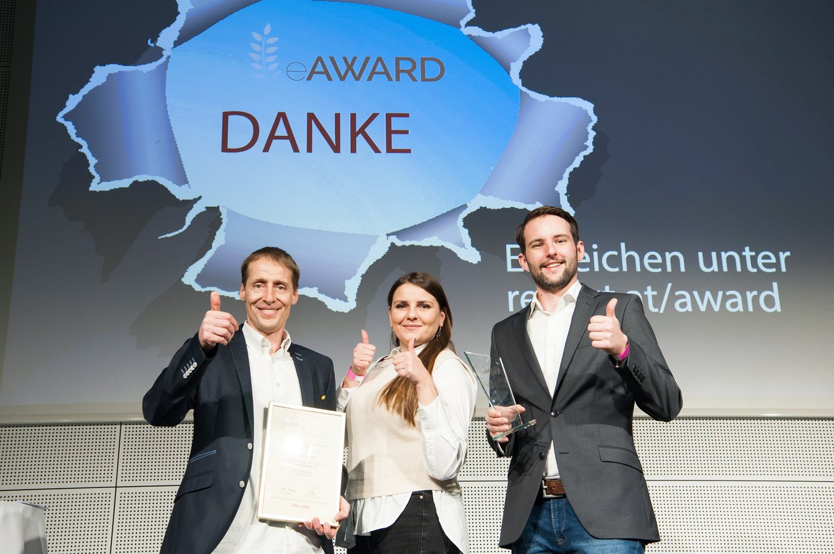 Unsere Tochter easyArena wurde beim eAward 2021 für das Projekt „Safe Comeback" ausgezeichnet. Herzlichen Glückwunsch! 🥳

#upgradeyourfuture #datascience #easyarena #eaward #award #auszeichnung #safecomeback #event #veranstaltungen #sicherheit #innovation #fans #zuschauer #sport