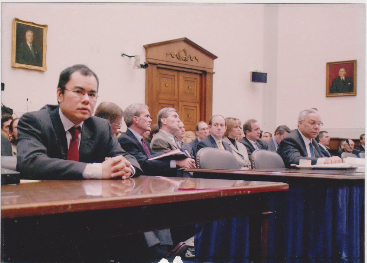 RIP Colin Powell. Foto ini diambil ketika saya mengikuti program Congressional Fellowship di Congress AS th 2002-2003.Saya sebagai anggota staff Komisi Hubungan Internasional DPR AS menghadiri rapat dg Powell sebagai Menteri Luar Negeri di Maret 2003.