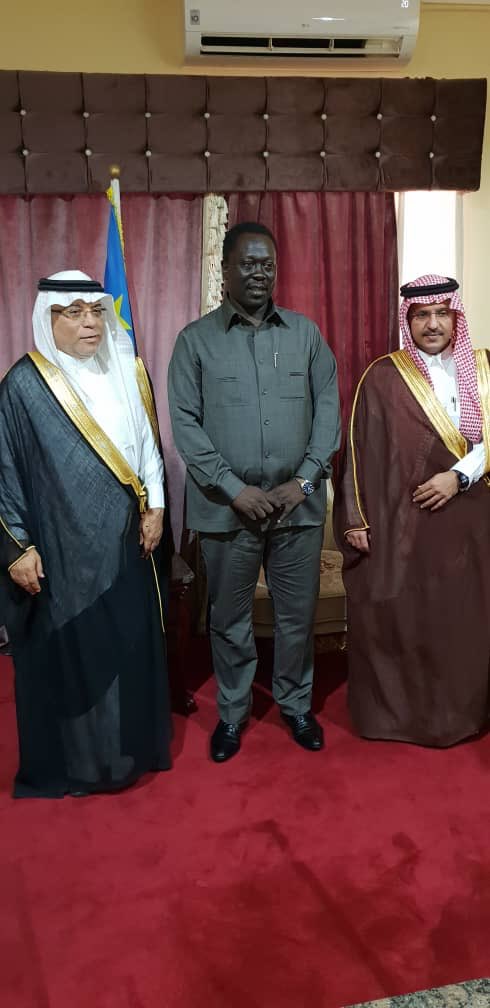 AJaafar900's tweet photo. خلال لقائي اليوم الثلاثاء (13/3/1443) مع نائب رئيس جمهورية جنوب السودان السيد حسين عبدالباقي تم بحث جوانب العلاقات الاقتصادية والإنسانية بين المملكة ودولة جنوب السودان https://t.co/uj6ZSBxoQP
