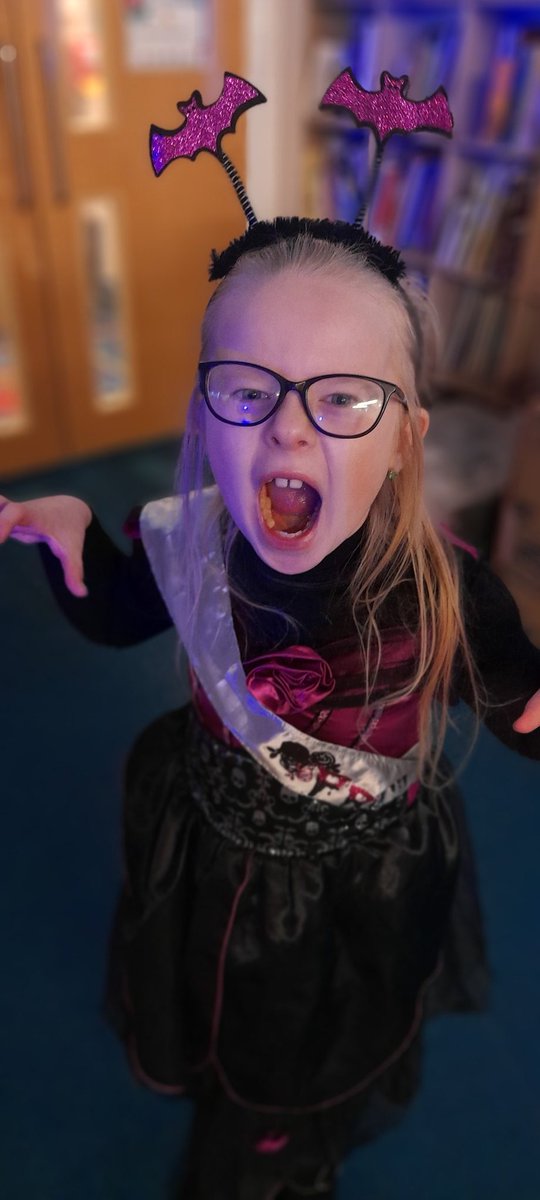 CraigfelenP's tweet photo. Some amazing scary dancing taking place in #cfp45 https://t.co/SqFJJ5rU1f