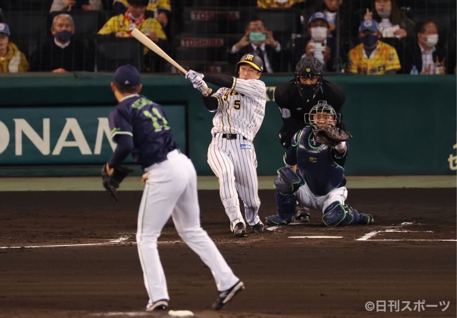 極トラ プレミアム 日刊スポーツ 近本選手が初回に先制10号3ラン 1番島田選手 2番中野選手からの3連打でした そしてプロ3年目で初の10号到達です 磯 Hanshin Tigers 阪神タイガース ヤクルトスワローズ 甲子園 阪神 近本