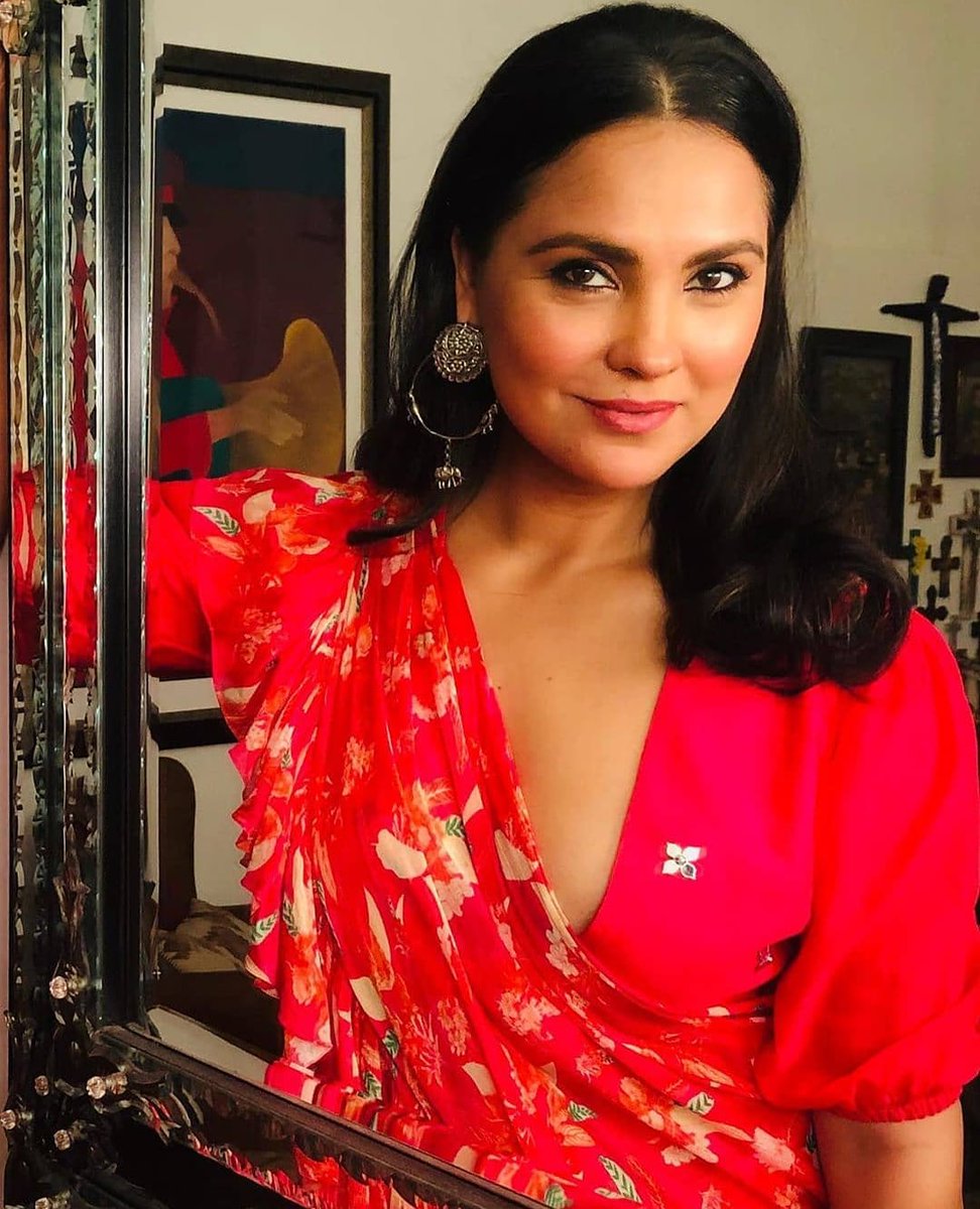 9XJalwa's tweet photo. Confident with a red splash of fancy! @LaraDutta 

#RedIsHerColour #simplybeautiful #elegant #laradutta #bollywoodactress #BollywoodCelebs #comeback #withabang #9xjalwa https://t.co/Yr1LEhjn8U
