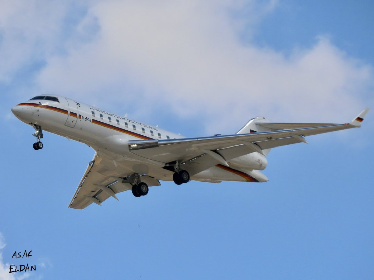 AsafEldan's tweet photo. #luftwaffe VIP #bombardier #global5000 reg. 14+04 as #flight #GAF676 landing @TLV #airport
#germanairforce #AirForce #avgeek #GAF #vip #military #aircraft #planespotting @Team_Luftwaffe https://t.co/p71RWvFP64