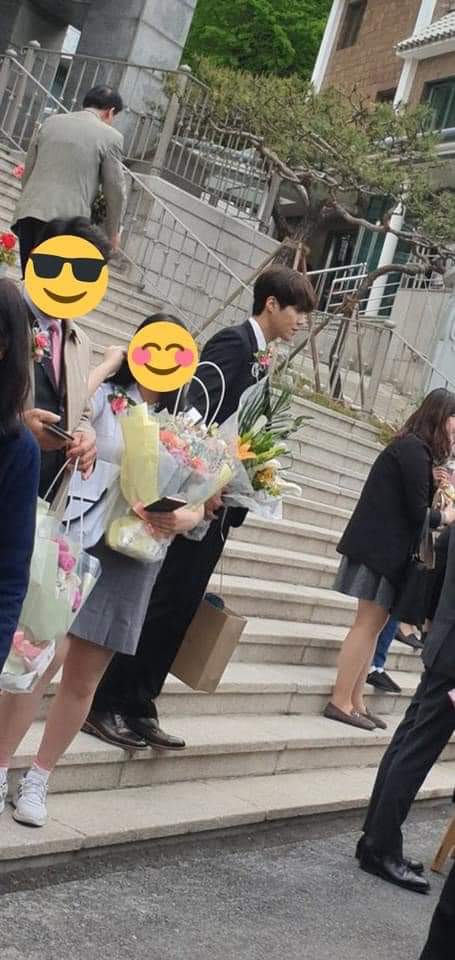 WednesdayYellow's tweet photo. พิซอนเพิ่งเปลี่ยนไปนับถือแคธอลิกเมื่อปี 2019 มี Baptism Name ว่า Daniel ด้วยหละ ขอให้พระเจ้าที่พิซอนรัก เป็นที่ยึดเหนี่ยวของพิซอนในเวลาที่ยากลำบากนี้นะ #คิมซอนโฮ https://t.co/AeSazjZ48U