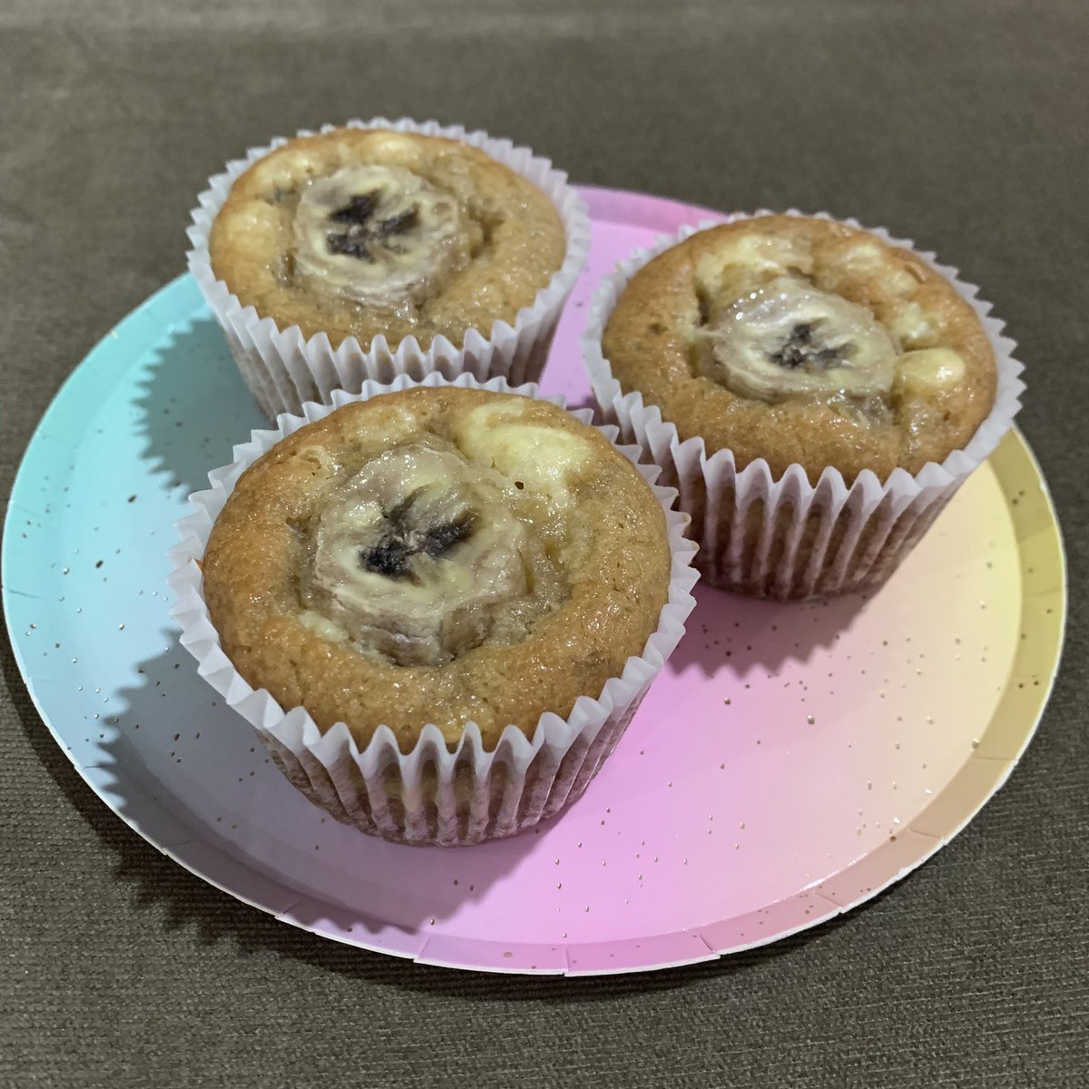 sitifarhaha's tweet photo. Banana Muffin with Cream Cheese filling siap! 🥰 https://t.co/nFFjRVjd8F