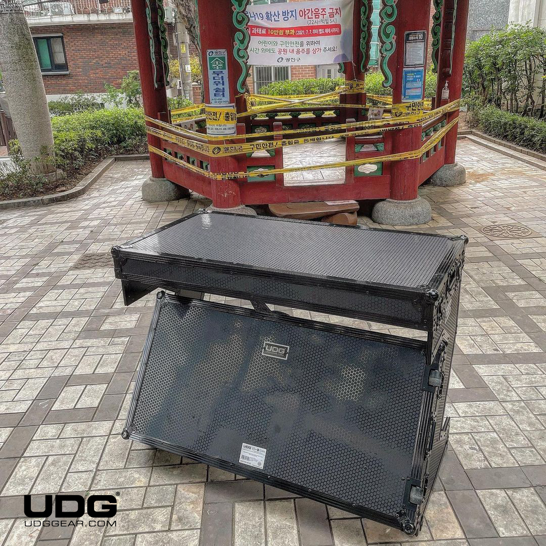 udggearcom's tweet photo. NEW UDG Ultimate Flight Case Potable Z-Style DJ Table Black Plus (Wheel) by @deejayshopkorea
#UDG #UDGGEAR #Deejay #Producer #DJLIFE #UDGonTheRoad #DJonTour #deejayshopkorea #DJKorea #djtable #vinyl #Ilovevinyl #zstyle #newproduct #portabledj #serato #rekordbox #traktordj https://t.co/d8PSGDl7Ee