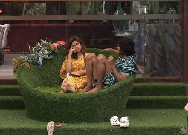 BiggBossWale20's tweet photo. Shamita says she wants to go back home coz she is fed up of the people here. Hope audience do the needful and fulfill her wishes! 🙂👍🏻

#BB15 | #BB15LiveFeed #UmarRiaz #BiggBoss15 https://t.co/dRdCsZeRou