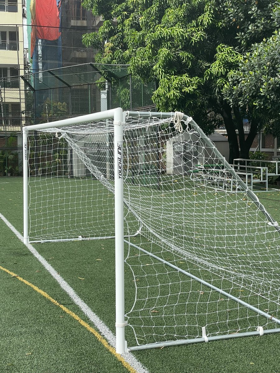 coachdeneef's tweet photo. 3 stories, 3 times a day @ 10min a pop = 30 minutes of exercise and a regular chance to take stock of the facilities, people and programs on campus #adwalk @AISD_Tigers @AISDhaka1 https://t.co/ipwesFJzZl