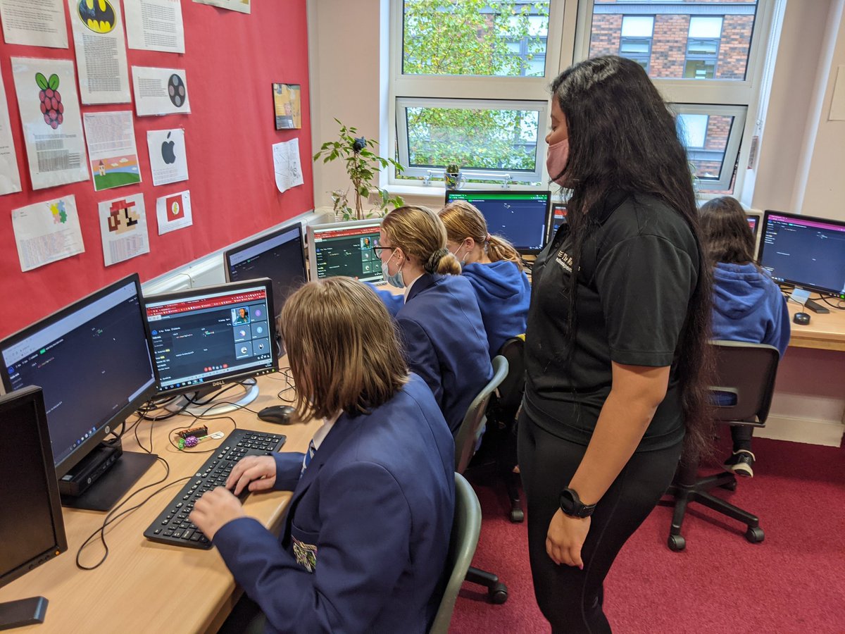 SHS_CompSci's tweet image. Some S1 girls learning HTML and CSS to create art! Thanks to @skillsdevscot @adascot #WeAreAda #CodeLikeAGirl