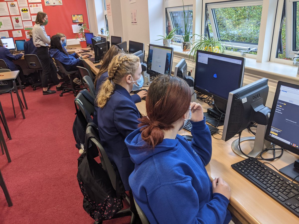 SHS_CompSci's tweet image. Some S1 girls learning HTML and CSS to create art! Thanks to @skillsdevscot @adascot #WeAreAda #CodeLikeAGirl