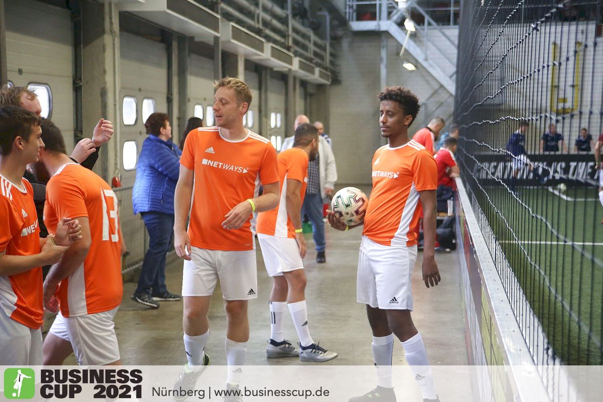Netways's tweet photo. Beim #Businesscup letzten Samstag in Nürnberg, haben unsere Kollegen Moe, Yonas, Lukas, Sebastian, Saeid, Henrik und Nik mitgekickt und #NETWAYS würdig vertreten! #lifeatnetways https://t.co/RiXuPcPTcq
