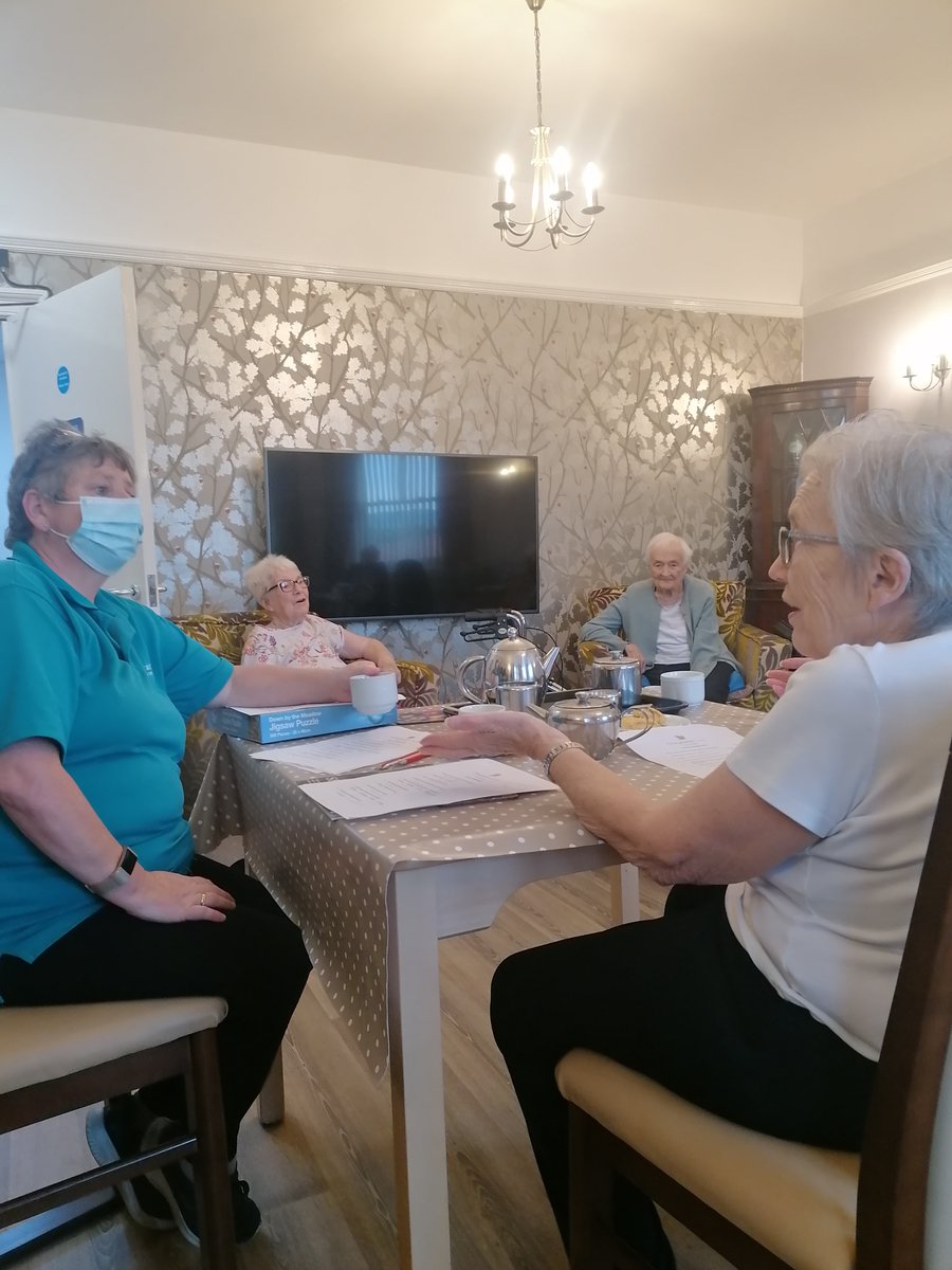 CStrakerProject's tweet image. We have begun daily coffee sessions in our upstairs and downstairs lounges, which are a great chance for our residents to meet, chat, and enjoy a home baked biscuit and slice of cake. These coffee sessions will be held every day, and are open to all residents.