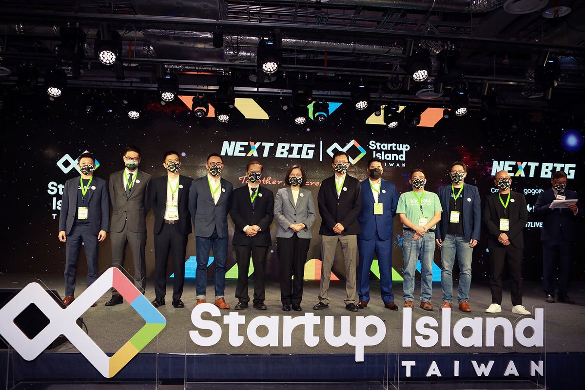 CoolBitX (@coolbitx) on Twitter photo 🎉 CoolBitX is a proud representative of Taiwan's vast entrepreneurial ecosystem
Today at the #NEXTBIG Award Ceremony President Tsai <a href="/iingwen/">蔡英文 Tsai Ing-wen</a> personally awarded @CoolBitX founder Michael Ou the #blockchain Ram Piece Trophy, symbolising the company's success as an Industry Leader 🎉 CoolBitX is a proud representative of Taiwan's vast entrepreneurial ecosystem
Today at the #NEXTBIG Award Ceremony President Tsai <a href="/iingwen/">蔡英文 Tsai Ing-wen</a> personally awarded @CoolBitX founder Michael Ou the #blockchain Ram Piece Trophy, symbolising the company's success as an Industry Leader