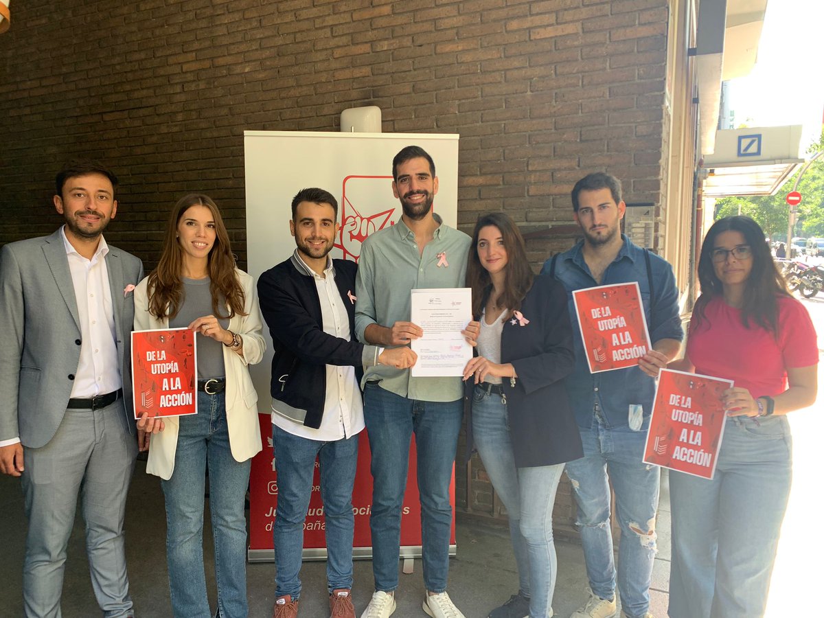 VictorCaminoVlc's tweet photo. Paso adelante.
En colectivo.
En positivo.

Ya hemos presentado oficialmente la precandidatura por unas @jse_org que representen a la gente corriente de nuestra generación. Que representen la épica de la normalidad.

No hay tiempo que perder.

#DeLaUtopiaALaAccion https://t.co/32M7GuIzhV