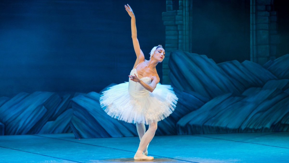 safeindance's tweet photo. Happy World Ballet Day!🩰

What is it you love most about dancing or watching ballet?

#worldballetday #worldballetday2021 #ballet #dance #dancer #dancer #SiDI #SafeinDance #SafeDancePractice #HealthyDancer #Dance #Dancers #DanceTeachers #Wellbeing #health https://t.co/h3T4trSMMr