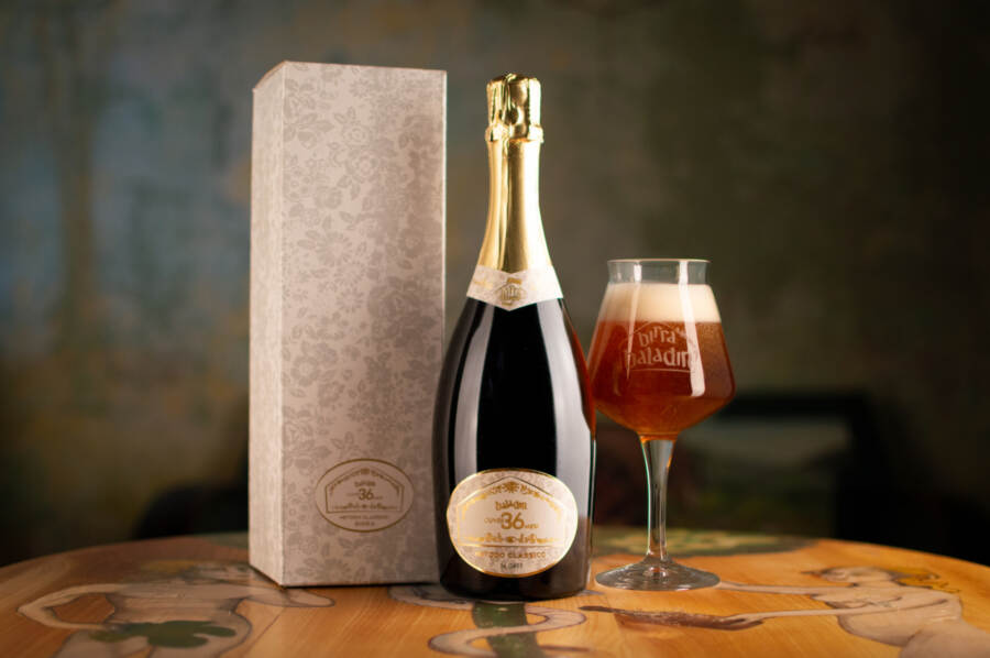 beverfood's tweet photo. https://t.co/6e51Hm1p8P - Birra #Baladin Metodo Classico Cuvée 36 Mes: la magia del tempo - #BaladinMetodoClassico #BièreDeChampagne #BirraArtigianale #BrutBière #CraftBeer #TeoMusso https://t.co/JhFI1VQkHt