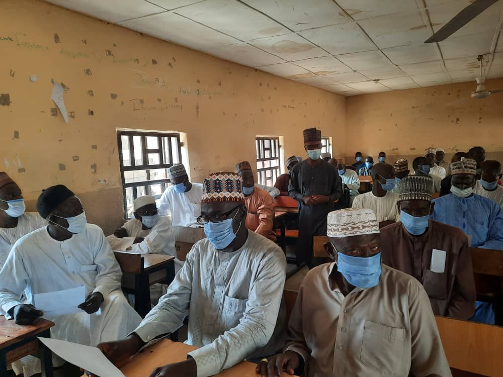 CDDWestAfrica's tweet photo. ONGOING: Gwoza monthly town hall meeting in continuation of our #SulhuDialogue series.
Musa Timta listed recent factors undermining peaceful coexistence in Gwoza to include lack of protection of farmlands by security forces and unfair distribution of humanitarian aid.
#Sulhu https://t.co/WH5fdJlaKK
