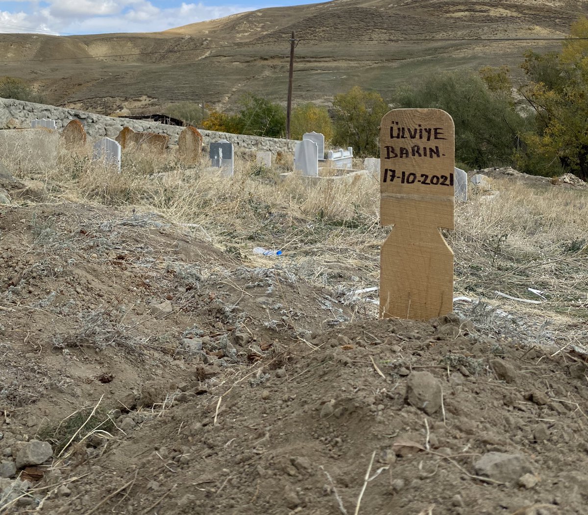 Evimin çatısı yuvam dediğim Annemi kaybettim 😞

Bugün 3 gün oldu 
Dua eden kapılarım kapandı benim😞