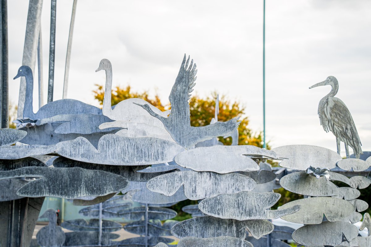 WWTSlimbridge's tweet photo. An exciting new arrival has landed...🦆🌿🌊

@IanGSculpture's wetland-themed 'Nest' has landed on the A38 roundabout, as part of our #Slimbridge75 project ✨

For more info on this fantastic artwork, click here: https://t.co/SREqwJG8sM https://t.co/Zx1BjuNhJL