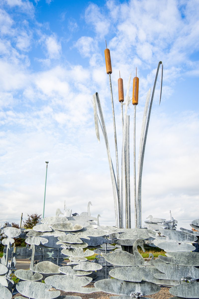WWTSlimbridge's tweet photo. An exciting new arrival has landed...🦆🌿🌊

@IanGSculpture's wetland-themed 'Nest' has landed on the A38 roundabout, as part of our #Slimbridge75 project ✨

For more info on this fantastic artwork, click here: https://t.co/SREqwJG8sM https://t.co/Zx1BjuNhJL
