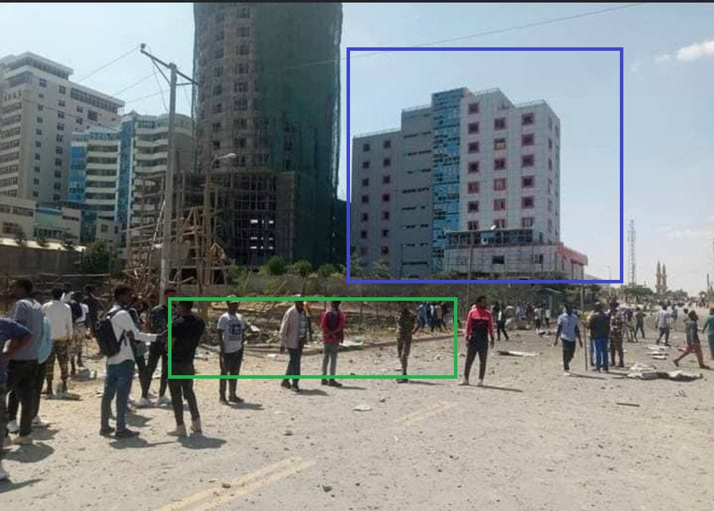 ViiHaakon's tweet image. Geolocation of Mekelle bombing:  13.497328, 39.461742, confirming the blast zone was indeed outside the Planet Hotel as per reports. Satellite imagery slightly outdated but details line up.