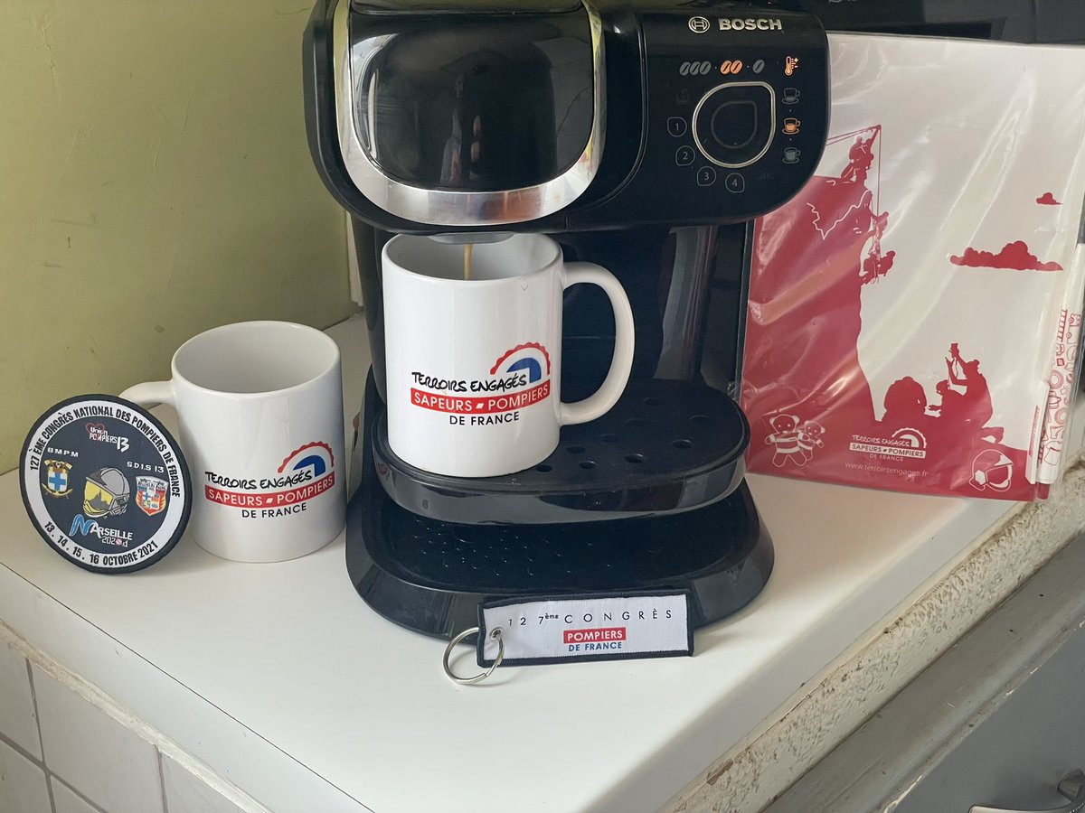 Après un magnifique #CNSPF2021 et des souvenirs pleins la tête, on se remet au boulot avec un bon café !!!
#tuesdaymotivations #muglifestyle #terroirsengages #CoffeeLovers