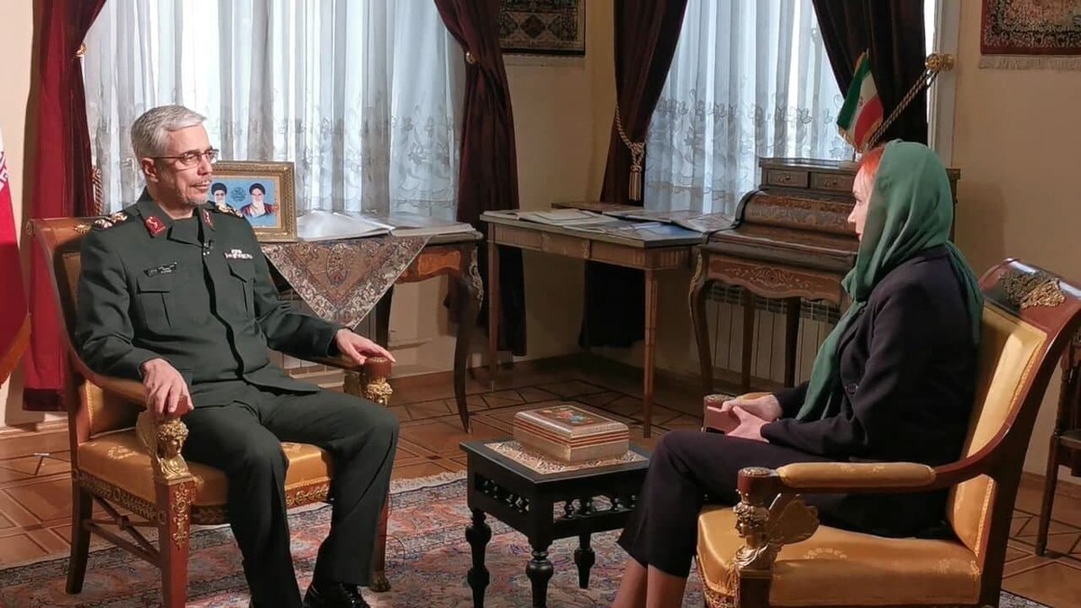 maptanews's tweet photo. سرلشکر باقری در گفتگو با شبکه خبری روسیه۲۴: در سفر به روسیه موضوعات متعددی در دستور کار مذاکرات بود و گفتگو‌ها به‌خوبی پیش رفته است/ در بعد مسائل ��وجانبه روی برخی از موضوعات، از جمله اجرایی شدن قرارداد خرید هواپیما‌های جنگنده و آموزش نیرو‌ها مذاکرات بسیار مفیدی داشتیم. https://t.co/JhIPfzXxYX
