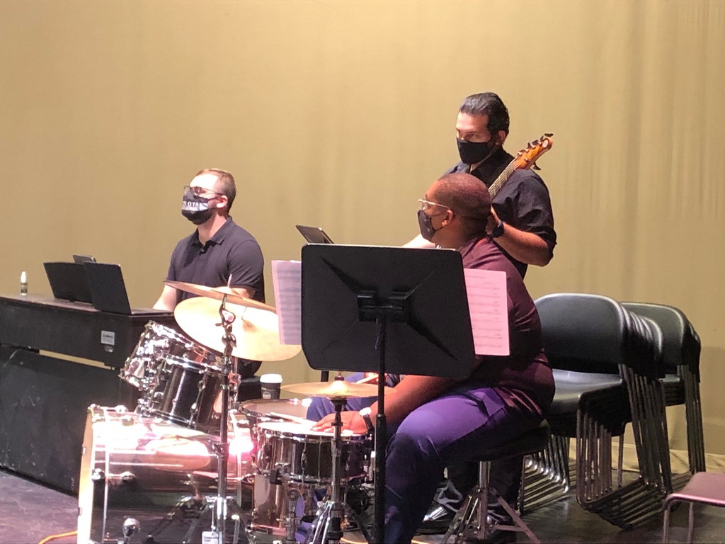 School of the Arts Select and Mixed Choirs got a little help from our talented faculty!
Drums: Jerbrel Bowens
Guitar: Billy Petito
Keyboard: Jimmy Hartmann

SOTA music students learn from experienced musicians in their fields!
#weaeresotastrong #musicmajor