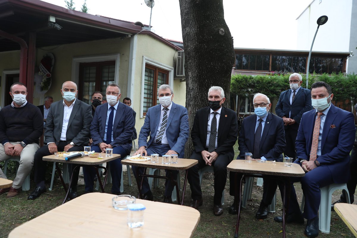 ekremyuce's tweet photo. #19EkimMuhtarlarGünü'nde Sakarya Muhtarlar Fedarasyonunda muhtarlarımızla bir araya geldik.

Şehrimiz için hizmet etmek adına yola çıkmış ve hemşerilerimizin teveccühü ile göreve gelmiş kardeşlerimin 19 Ekim Muhtarlar Gününü kutlarım. https://t.co/NLJQGlcxPj