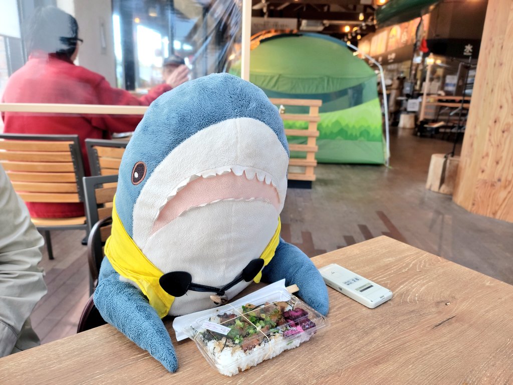 IKEAsame's tweet photo. 嬉しそうな顔でたくさん食べるよ
家族思いのワタちゃんはもちろんみんなのお土産も購入 https://t.co/XHDjIvdKR7