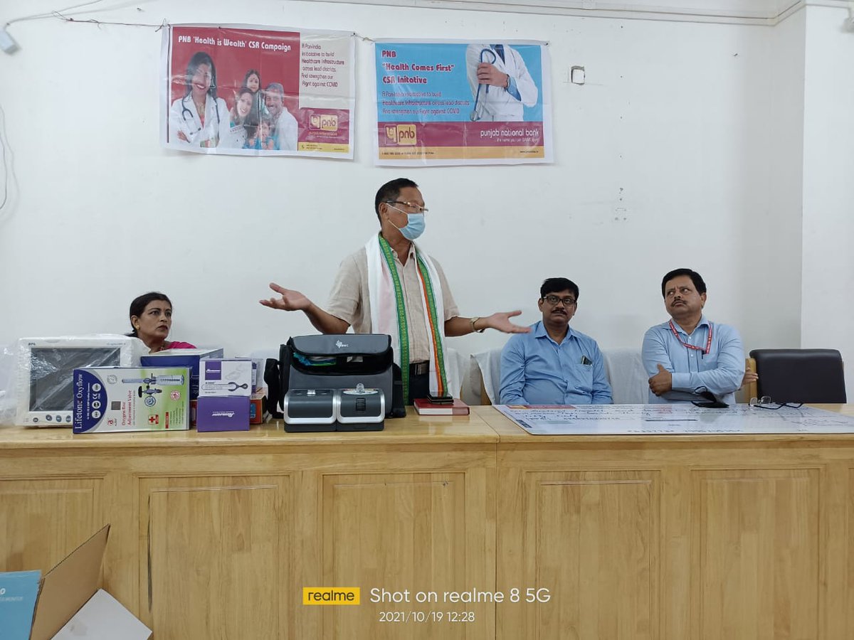 cmoh_gomati's tweet photo. 2day we greatly acknowldge d donation of essential equipmnts (multipara monitor,BI-PAP machine,Radiant warmer, ₹10 lkh cash etc) made by @pnbindia for patients' service undr #CSR_ACTIVITIES in presence of Anand Kumar,DGM, Subrta RoyAGM, Ankita Majumdr,LDM&Dr S.Chakma,Micrbiolgst https://t.co/9knyNm75a9