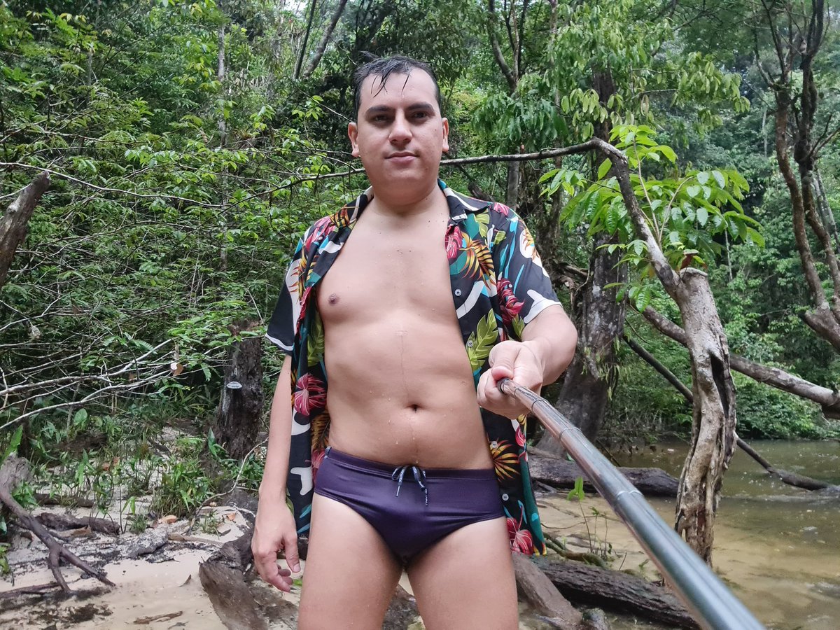 waldiradriano's tweet photo. Aquele contato com a natureza tão necessário aos fins de semana. 😎✌
#presidentefigueiredo #amazonas #black89 #sunga #bertoro #natureza https://t.co/KFqmeZ02Go