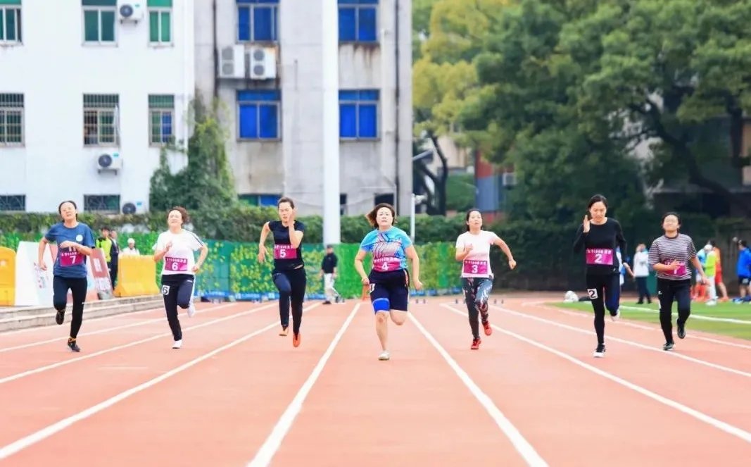CRRC_ZELC's tweet photo. Happy work and healthy life
#CRRC #ZELC track and field sports meeting and the mass sports meeting came to an end in warm atmosphere.
Look at and share the best moments. https://t.co/FW8wUsL7wz