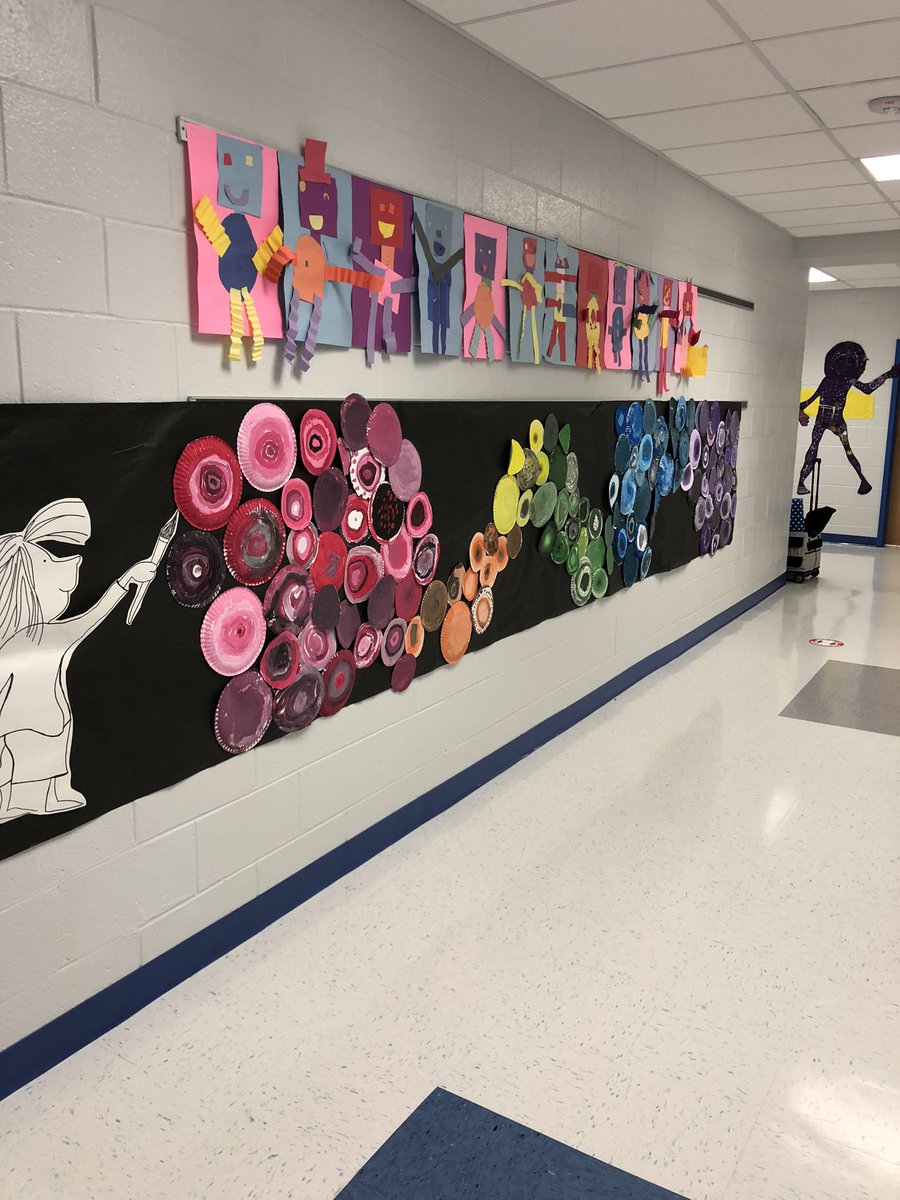 FergusMs's tweet photo. September 1st grade art projects!
Bottom: collaborative paint Mural to practice mixing tints and shades and to celebrate international dot day!
Top: Family Robot Helper Cut Paper collage 

#1stgradeart #MVWSbackstrong #arted4ever #bigideasartmaking https://t.co/CV5cTz9i66