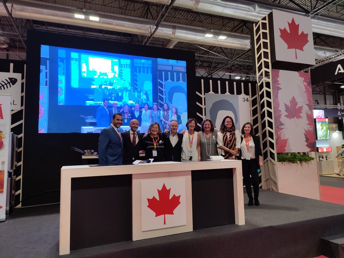 CanEmbSpain's tweet photo. #Canada@SalonGourmets #SG21

We start with the presentation of angus beef and two showcookings driven by @Jfelipepeira #CharoVal and @juliusbienert1
Angus AAA, scallops, lobster, cod and many more 🇨🇦 amazing products 

Come and visit us ❗ https://t.co/XIriZmYrfK