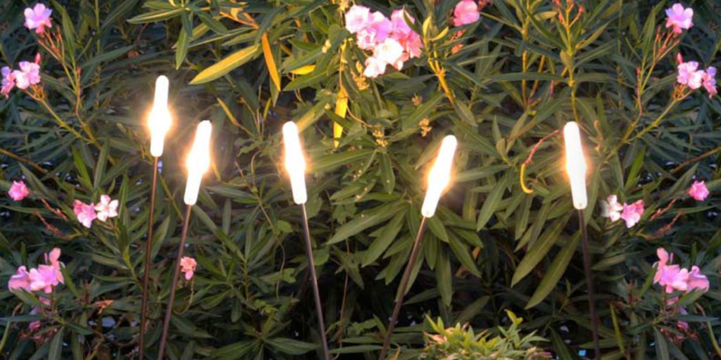 Luminaires design et originaux : Soffione P1 et Soffione P3, à planter dans un massif ou le long d'un cheminement
#inverlight #domolighting #lighting #outdoorLighting #eclairageExterieur #eclairage