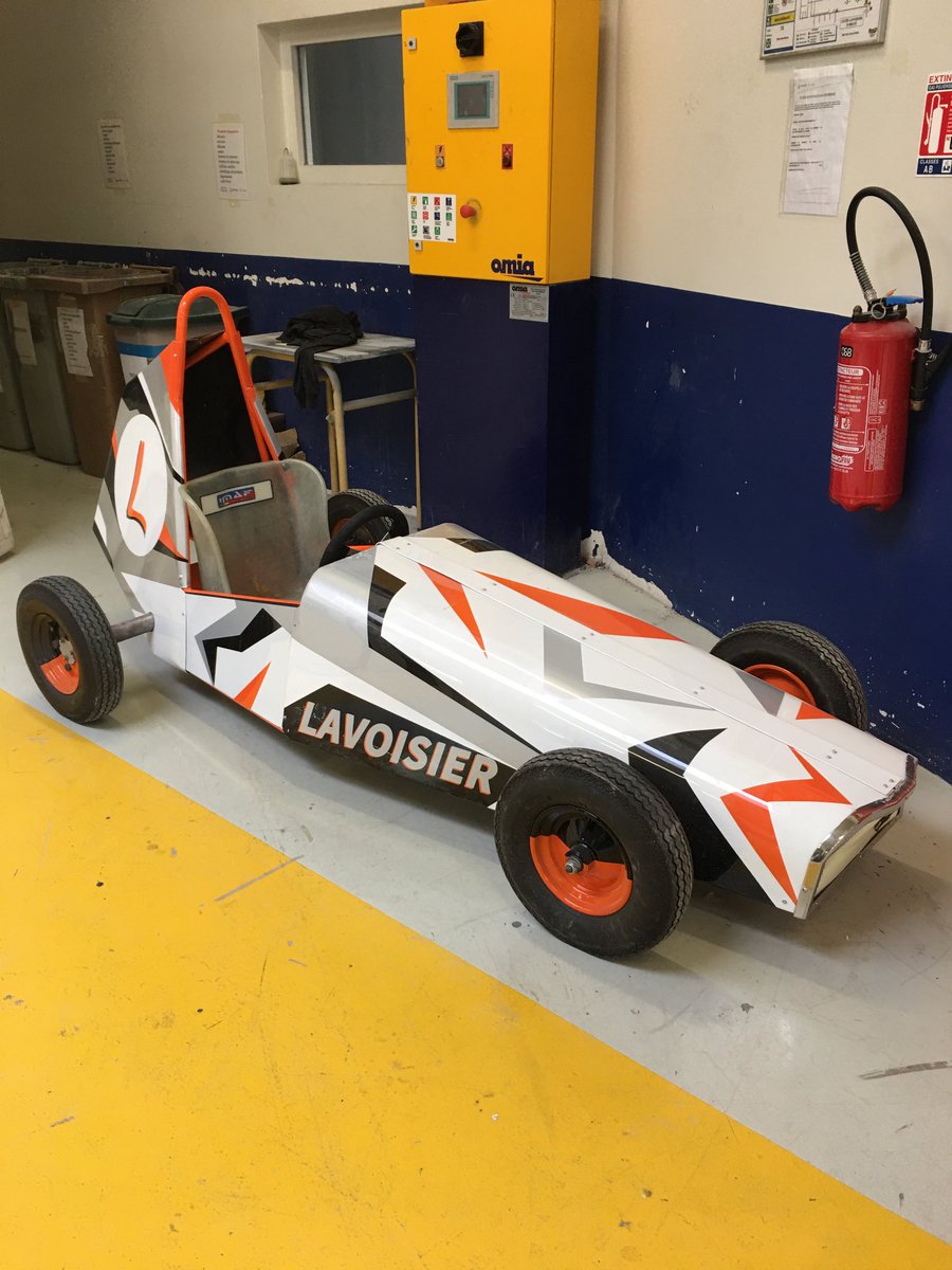 Du bel ouvrage au Lycée Lavoisier de Brive-La-Gaillarde.   
Merci à toute l’équipe pour l’accueil des CPE et professeurs-documentalistes de la ZAP de Brive. 
Avec une Spéciale Dédicace à <a href="/Philippe/">Philippe Gauthier</a> Arzoumanian :)